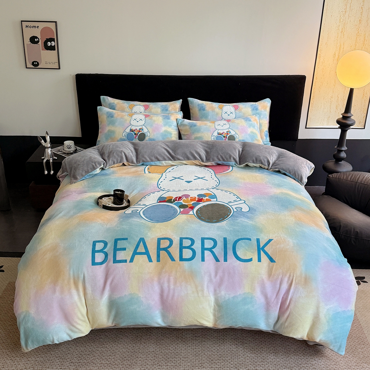 91家纺网 家纺一手货源 找家纺 摩卡（乐趣） 2025新款牛奶绒大版数码印花四件套（提供买家秀） 七彩熊