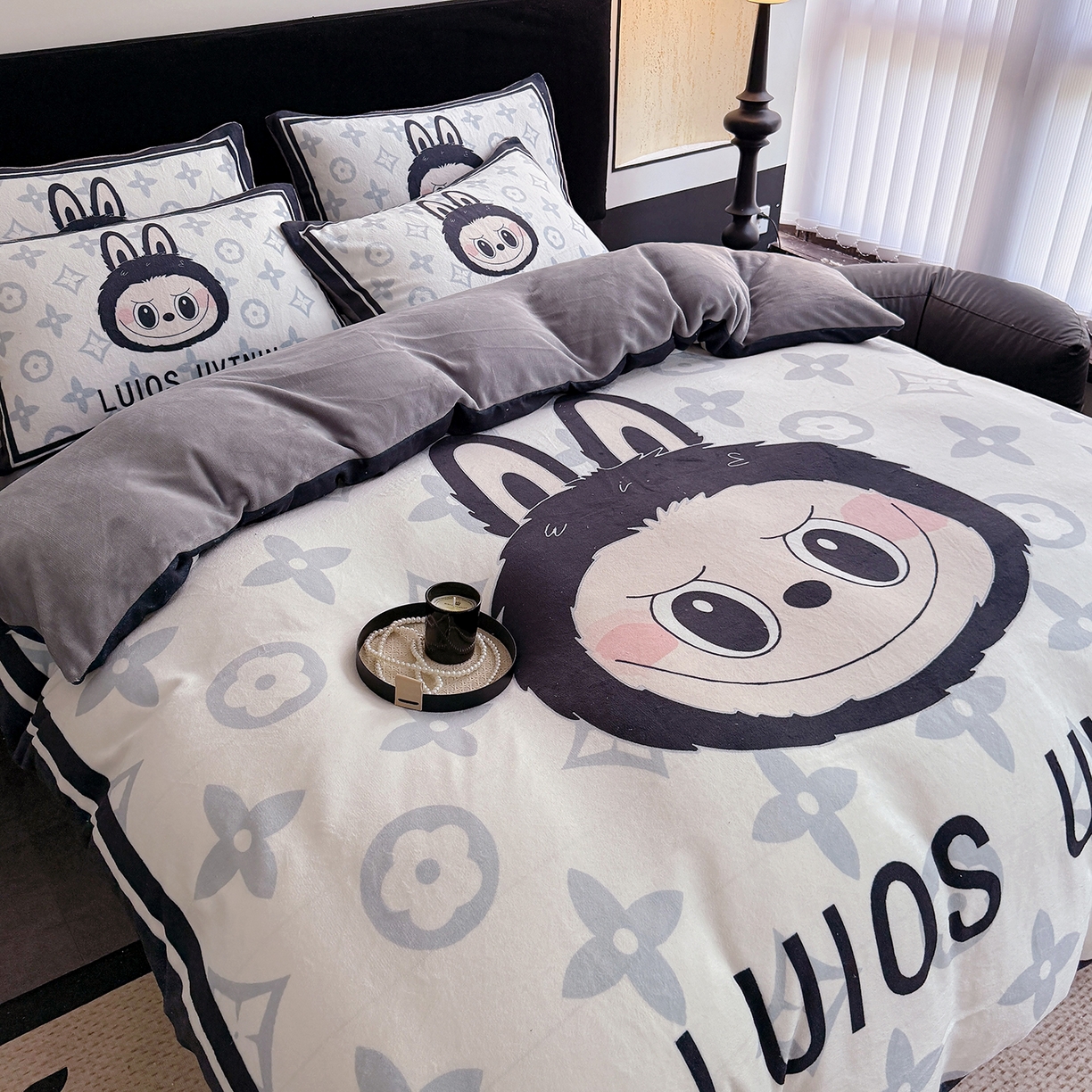 91家纺网 家纺一手货源 找家纺 摩卡（乐趣） 2025新款牛奶绒大版数码印花四件套（提供买家秀） 经典兔