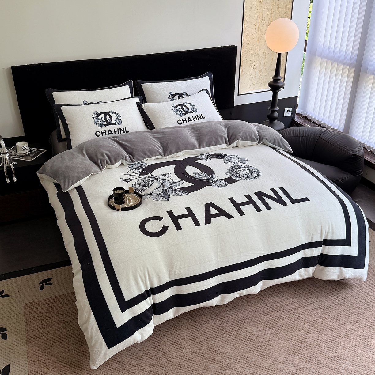 91家纺网 家纺一手货源 找家纺 摩卡（乐趣） 2025新款牛奶绒大版数码印花四件套（提供买家秀） 白香花