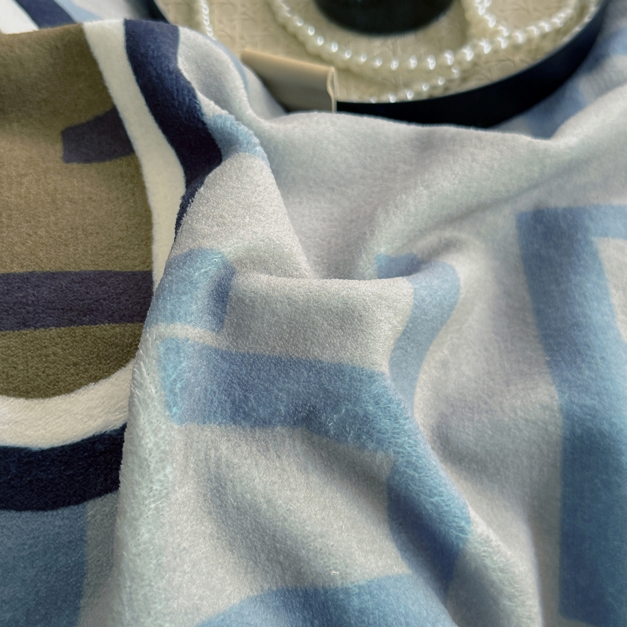 91家纺网 家纺一手货源 找家纺 摩卡（乐趣） 2025新款牛奶绒大版数码印花四件套（提供买家秀） 咔芬