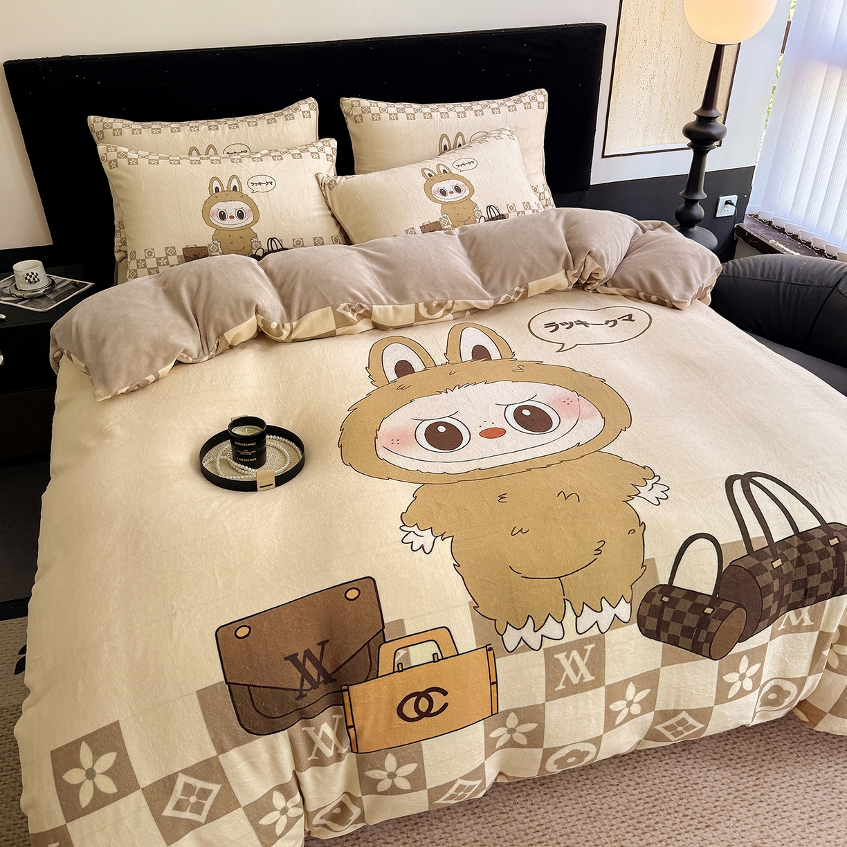 91家纺网 家纺一手货源 找家纺 摩卡（乐趣） 2025新款牛奶绒大版数码印花四件套（提供买家秀） 卡夫兔