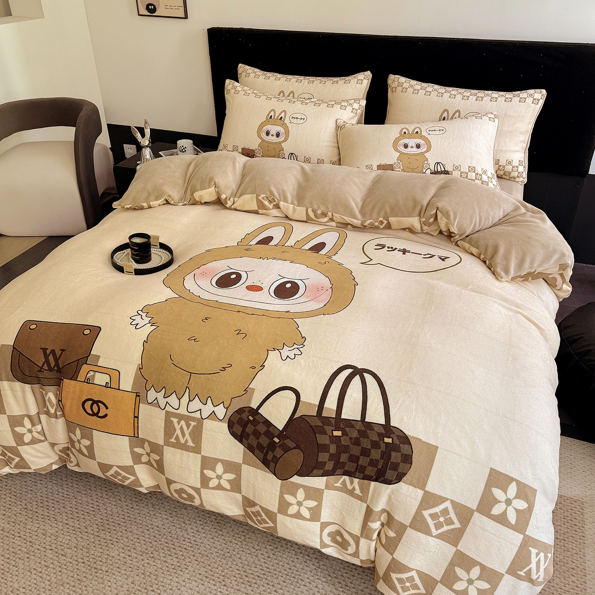 91家纺网 家纺一手货源 找家纺 摩卡（乐趣） 2025新款牛奶绒大版数码印花四件套（提供买家秀） 卡夫兔