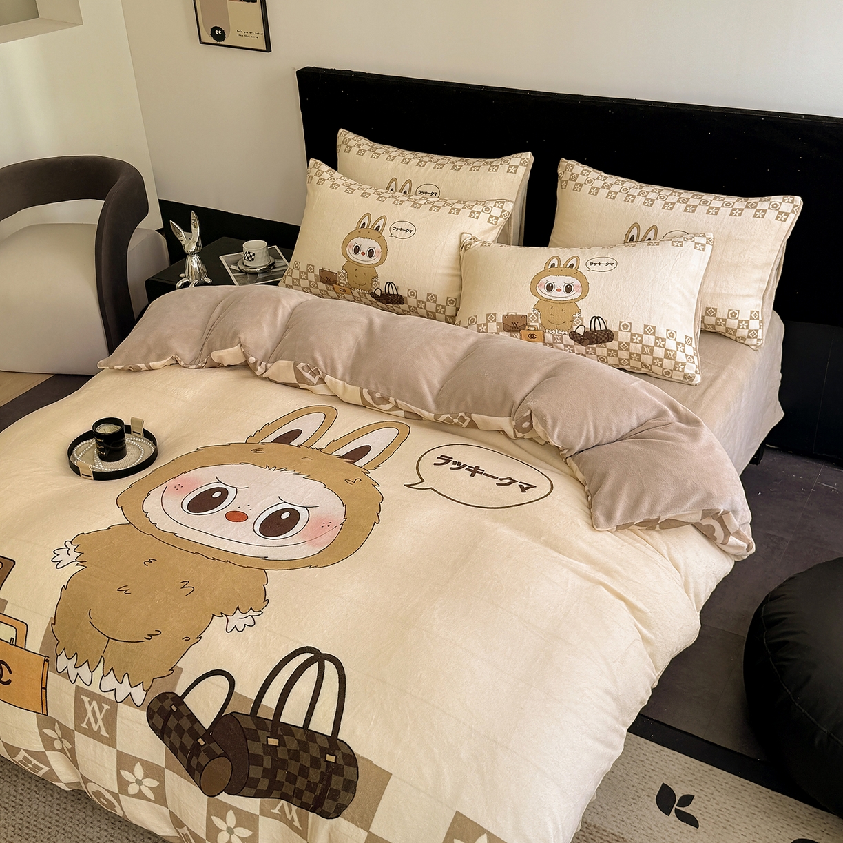 91家纺网 家纺一手货源 找家纺 摩卡（乐趣） 2025新款牛奶绒大版数码印花四件套（提供买家秀） 卡夫兔