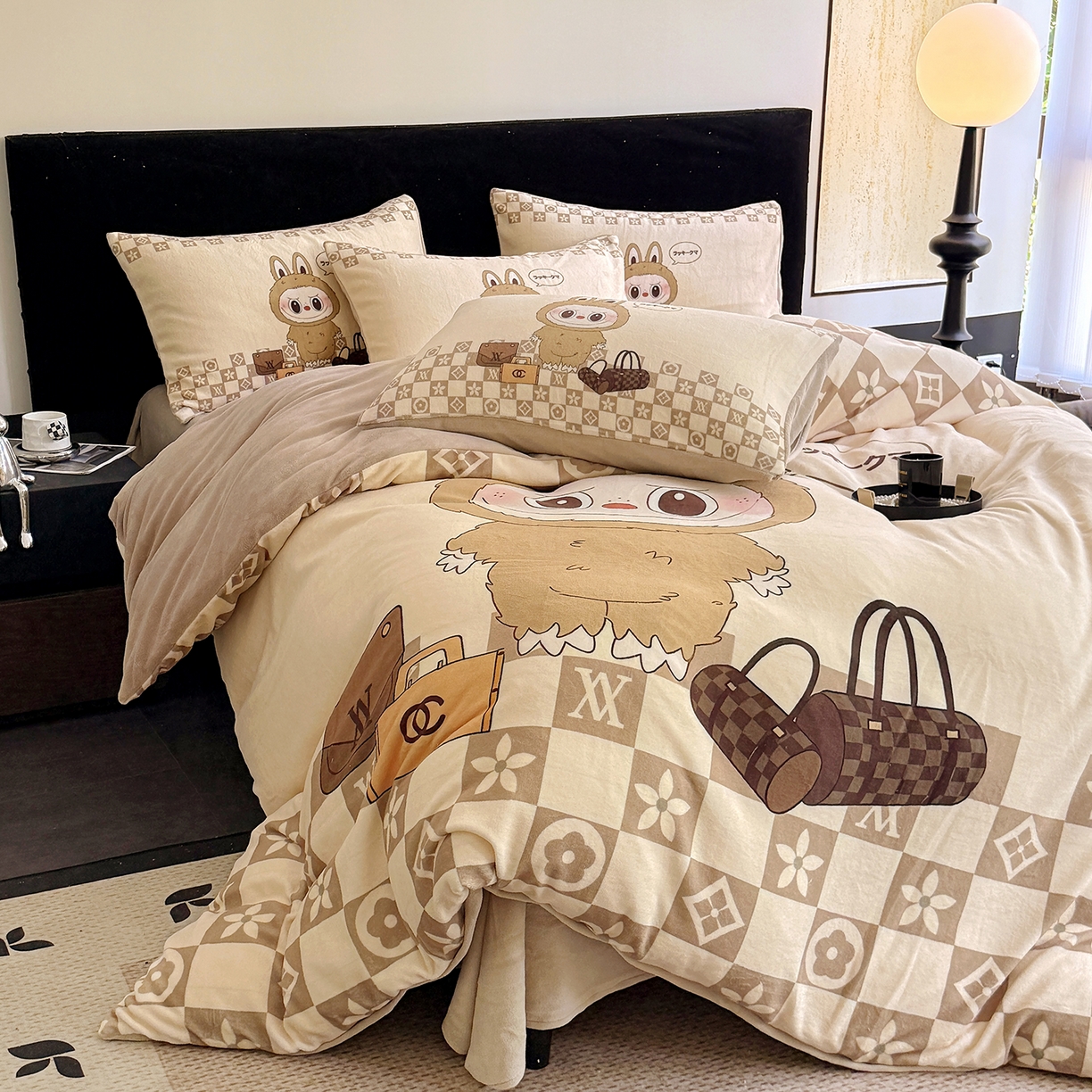 91家纺网 家纺一手货源 找家纺 摩卡（乐趣） 2025新款牛奶绒大版数码印花四件套（提供买家秀） 卡夫兔