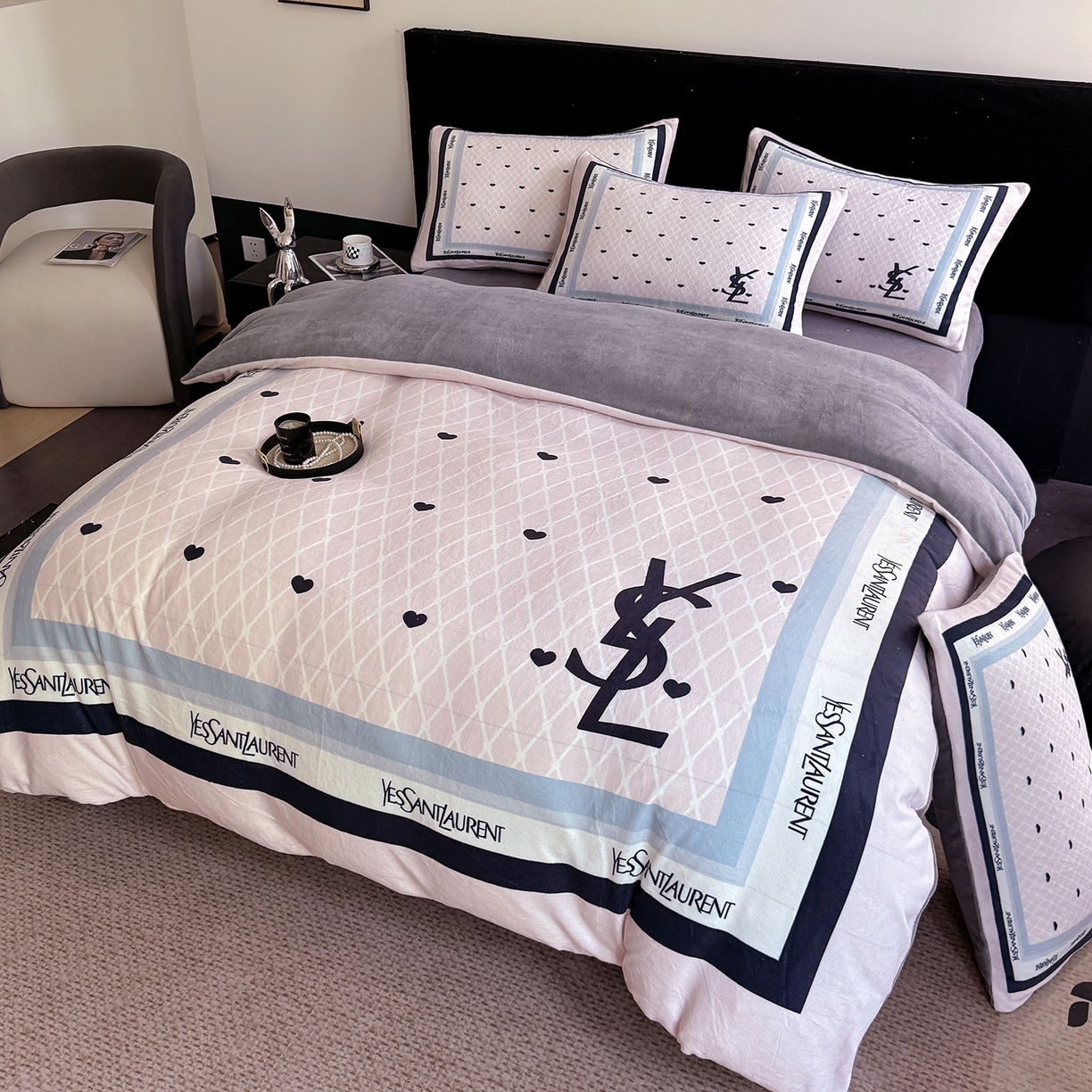 91家纺网 家纺一手货源 找家纺 摩卡（乐趣） 2025新款牛奶绒大版数码印花四件套（提供买家秀） 罗兰粉