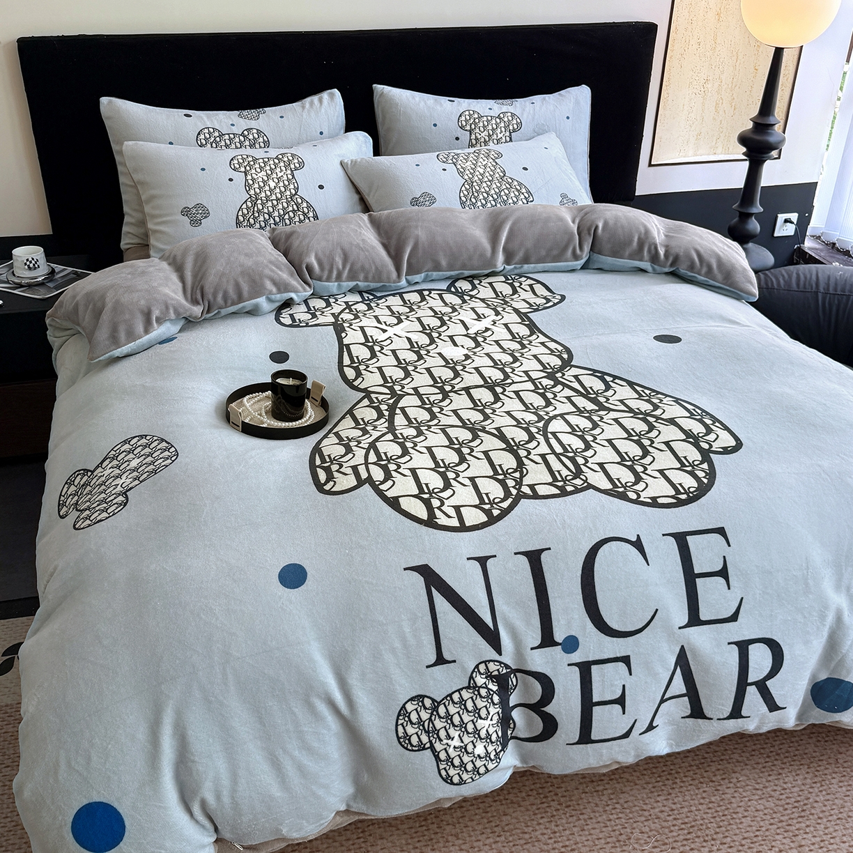 91家纺网 家纺一手货源 找家纺 摩卡（乐趣） 2025新款牛奶绒大版数码印花四件套（提供买家秀） 萌迪