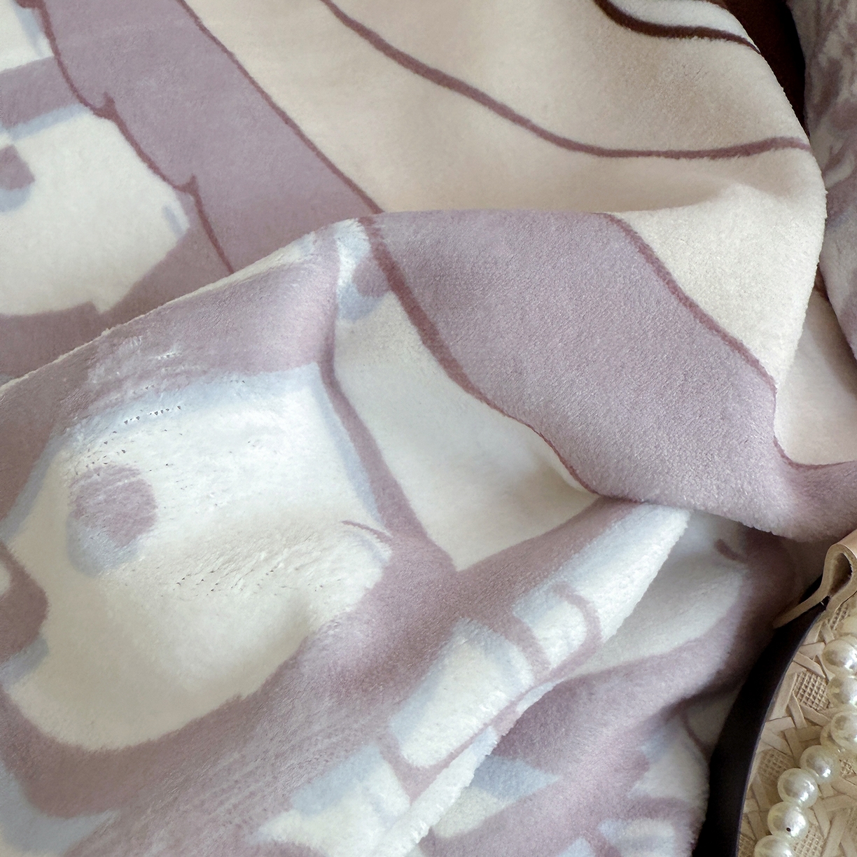 91家纺网 家纺一手货源 找家纺 摩卡（乐趣） 2025新款牛奶绒大版数码印花四件套（提供买家秀） 萌萌兔