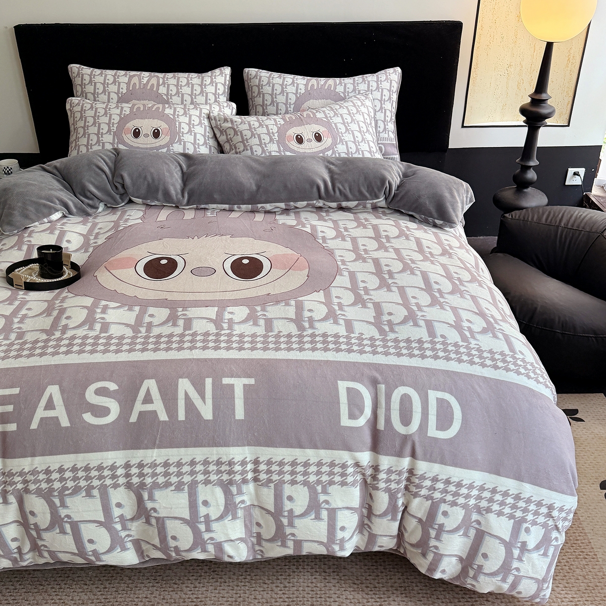 91家纺网 家纺一手货源 找家纺 摩卡（乐趣） 2025新款牛奶绒大版数码印花四件套（提供买家秀） 萌萌兔