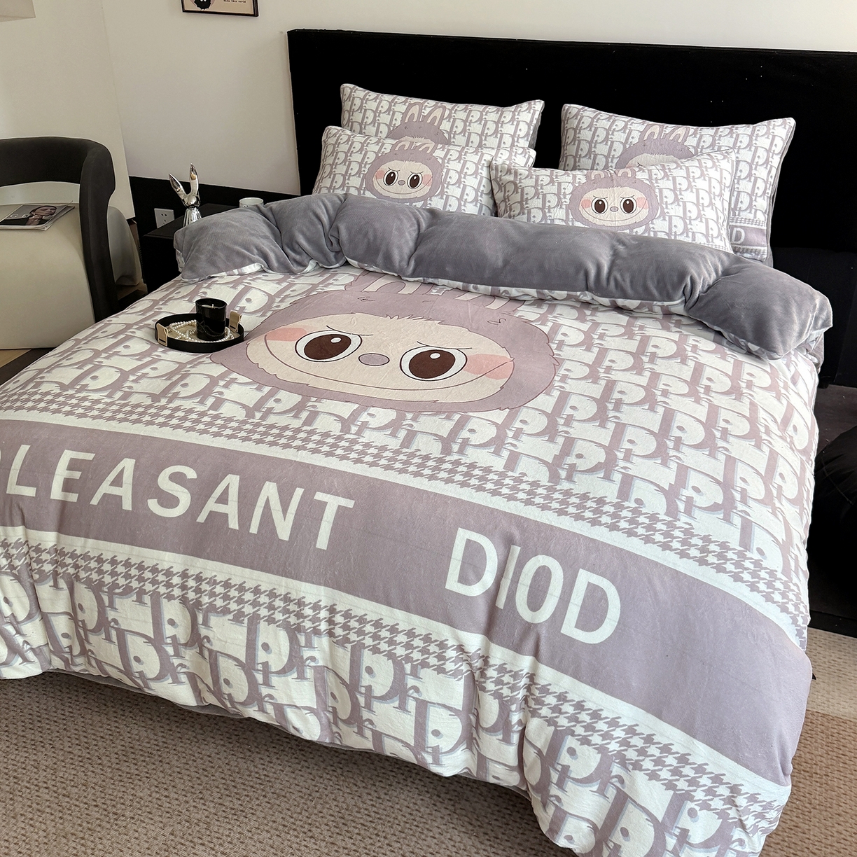 91家纺网 家纺一手货源 找家纺 摩卡（乐趣） 2025新款牛奶绒大版数码印花四件套（提供买家秀） 萌萌兔