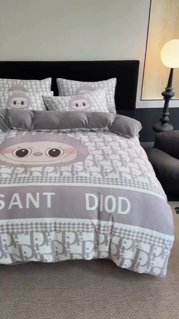 91家纺网 家纺一手货源 找家纺 摩卡（乐趣） 2025新款牛奶绒大版数码印花四件套（提供买家秀） 萌萌兔