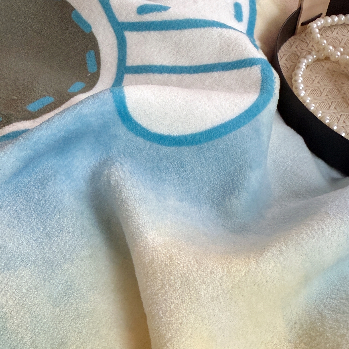 91家纺网 家纺一手货源 找家纺 摩卡（乐趣） 2025新款牛奶绒大版数码印花四件套（提供买家秀） 七彩熊