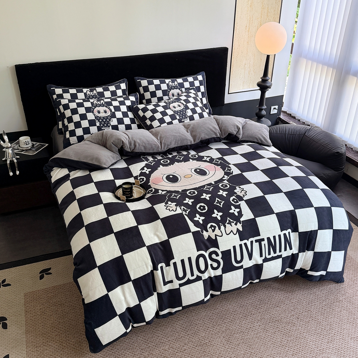 91家纺网 家纺一手货源 找家纺 摩卡（乐趣） 2025新款牛奶绒大版数码印花四件套（提供买家秀） 棋盘兔