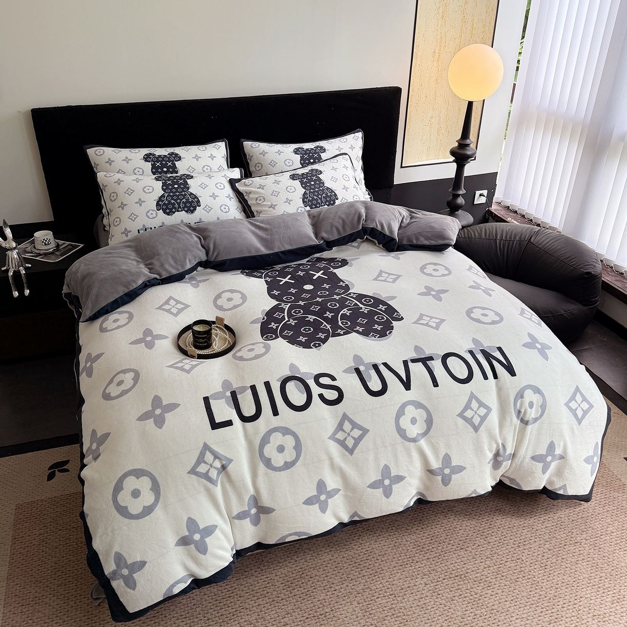 91家纺网 家纺一手货源 找家纺 摩卡（乐趣） 2025新款牛奶绒大版数码印花四件套（提供买家秀） 熊仔白