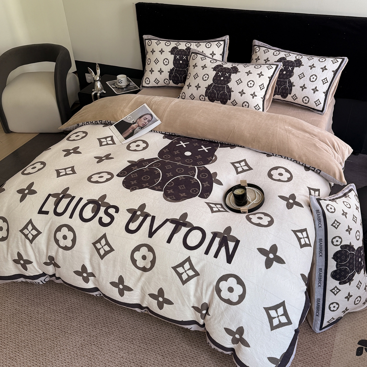 91家纺网 家纺一手货源 找家纺 摩卡（乐趣） 2025新款牛奶绒大版数码印花四件套（提供买家秀） 熊仔咖