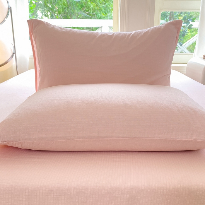 91家纺网 家纺一手货源 找家纺 朵朵家纺 2025新款云感提花双层纱纯色单床单被单（可定做尺寸） 樱花粉