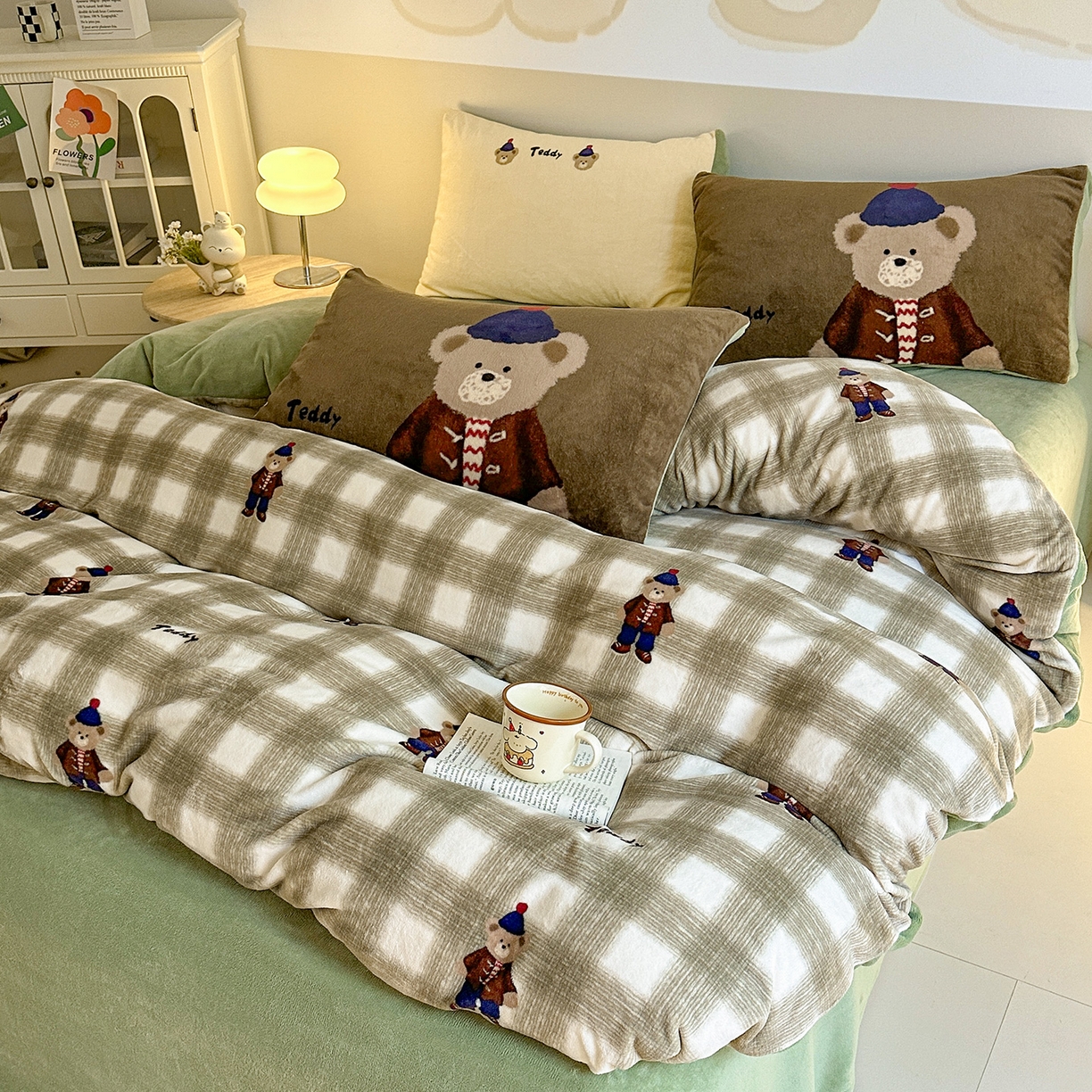 91家纺网 家纺一手货源 找家纺 （总）安哆啦家纺 2025新款A类加厚200克牛奶绒印花卡通四件套