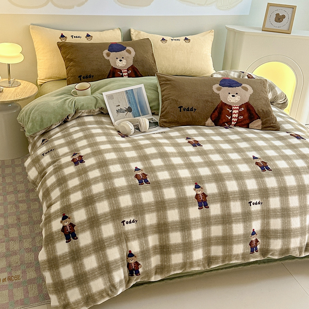 91家纺网 家纺一手货源 找家纺 （总）安哆啦家纺 2025新款A类加厚200克牛奶绒印花卡通四件套