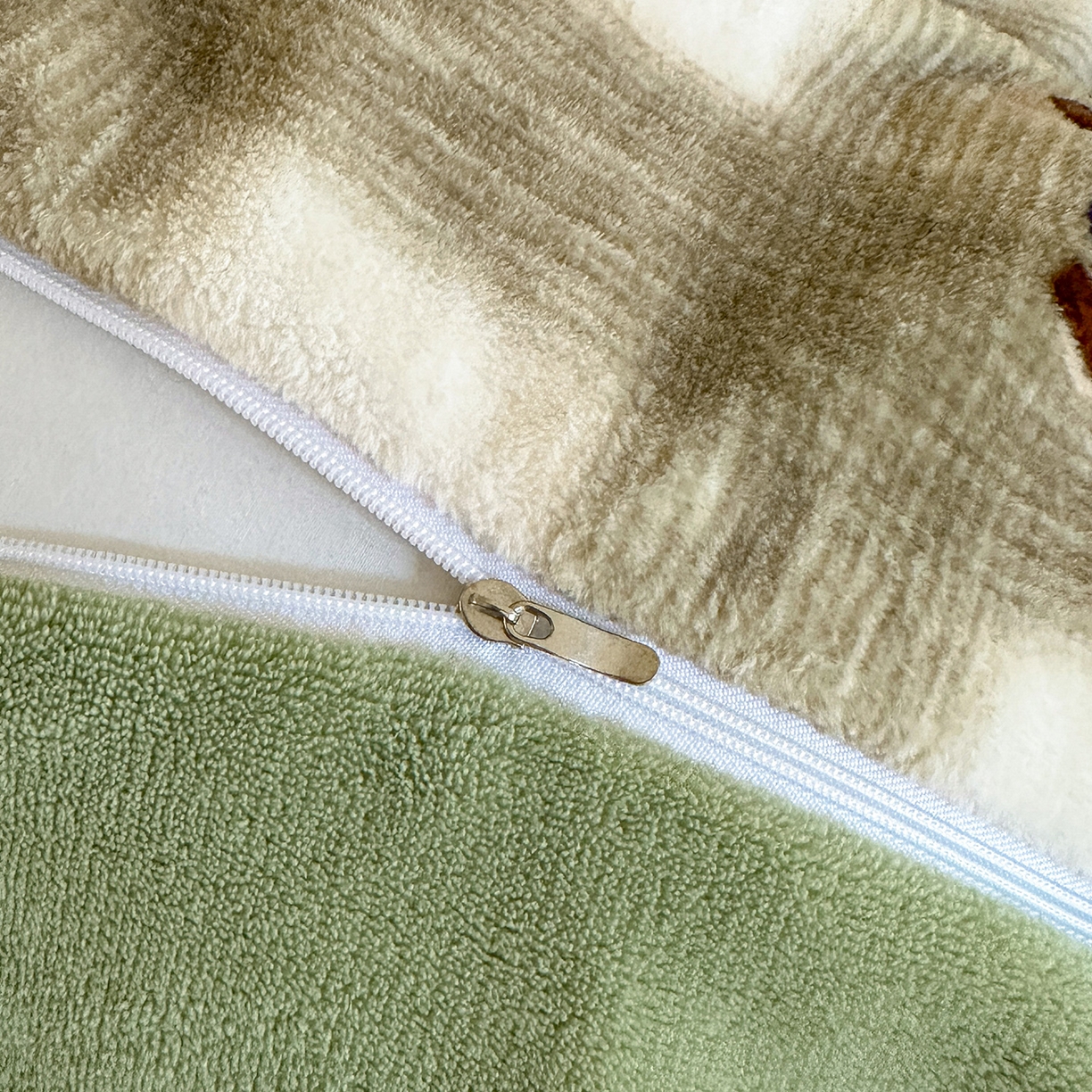 91家纺网 家纺一手货源 找家纺 （总）安哆啦家纺 2025新款A类加厚200克牛奶绒印花卡通四件套