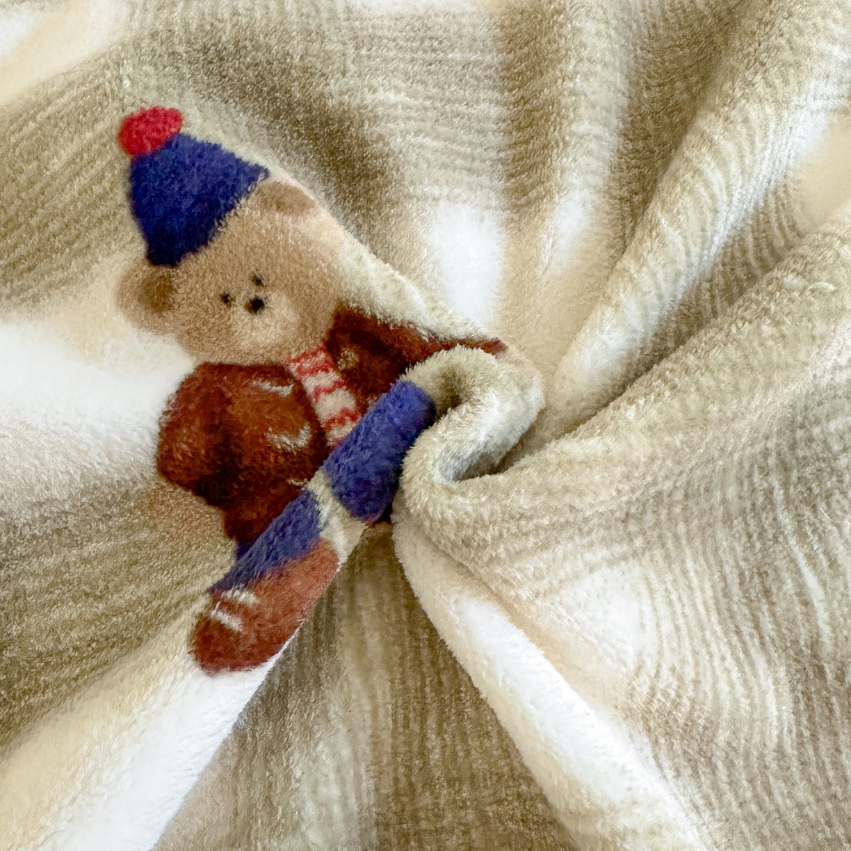 91家纺网 家纺一手货源 找家纺 （总）安哆啦家纺 2025新款A类加厚200克牛奶绒印花卡通四件套