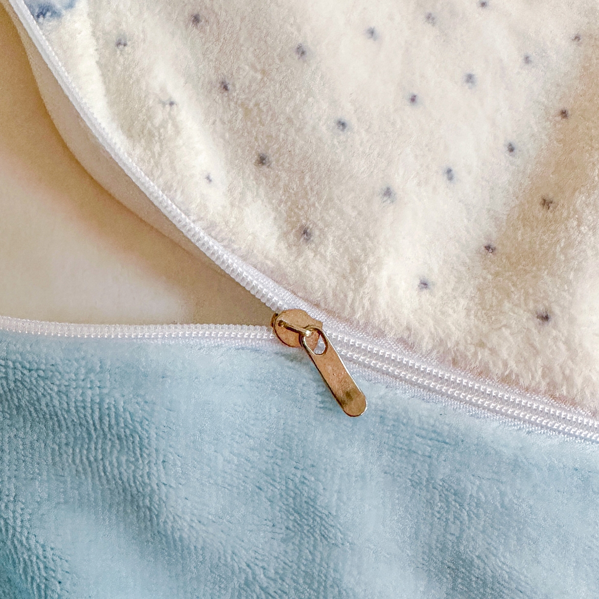 91家纺网 家纺一手货源 找家纺 安哆啦家纺 2025新款A类加厚200克牛奶绒印花卡通四件套 贝果宝贝