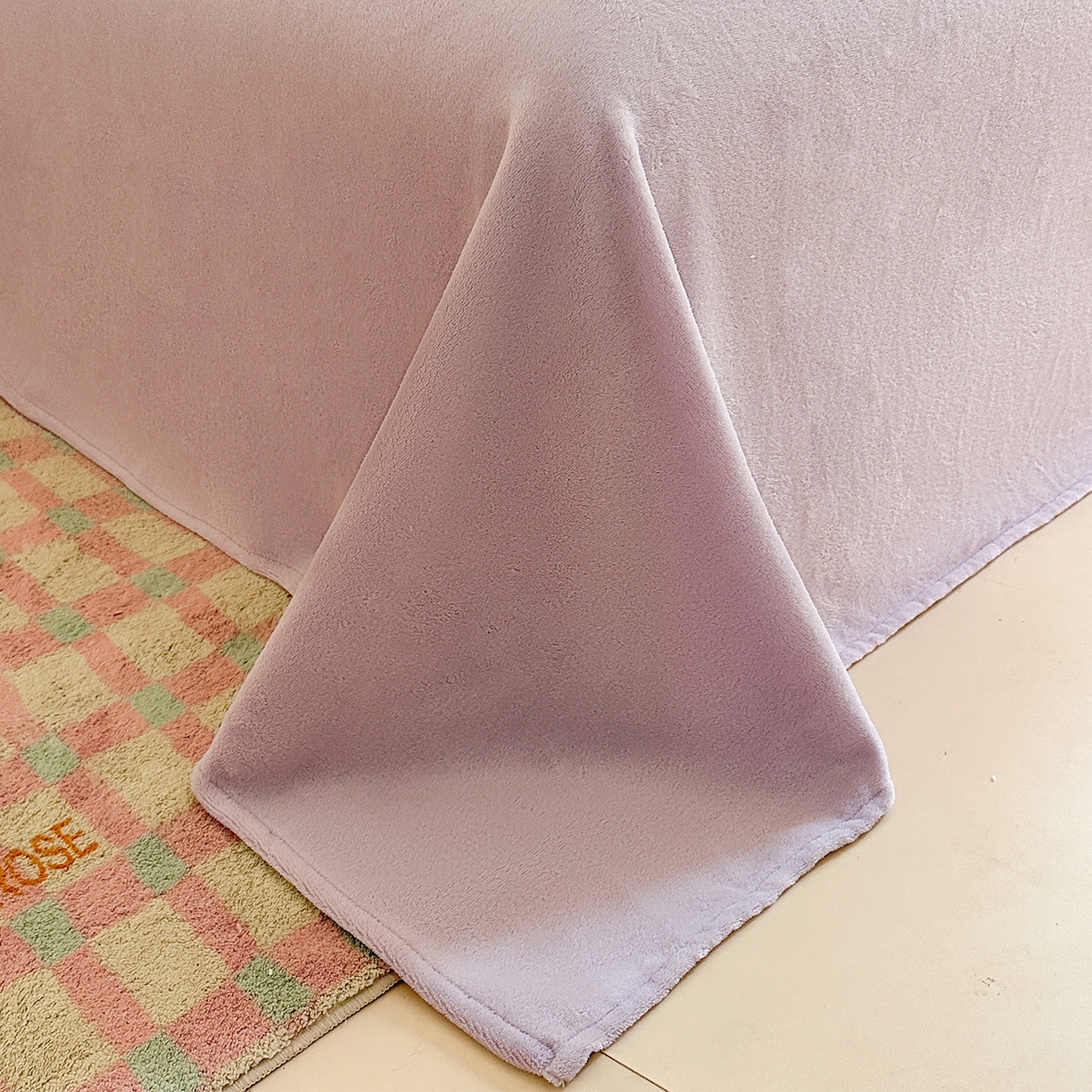 91家纺网 家纺一手货源 找家纺 安哆啦家纺 2025新款A类加厚200克牛奶绒印花卡通四件套 比伦-粉