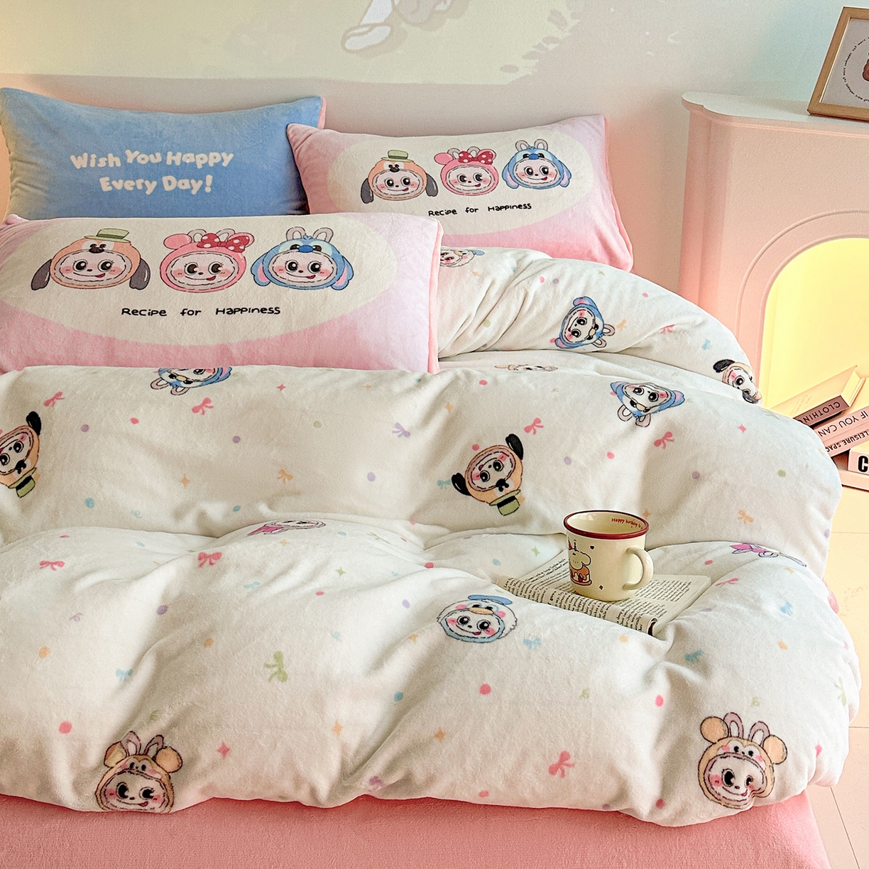 91家纺网 家纺一手货源 找家纺 安哆啦家纺 2025新款A类加厚200克牛奶绒印花卡通四件套 多彩拉布