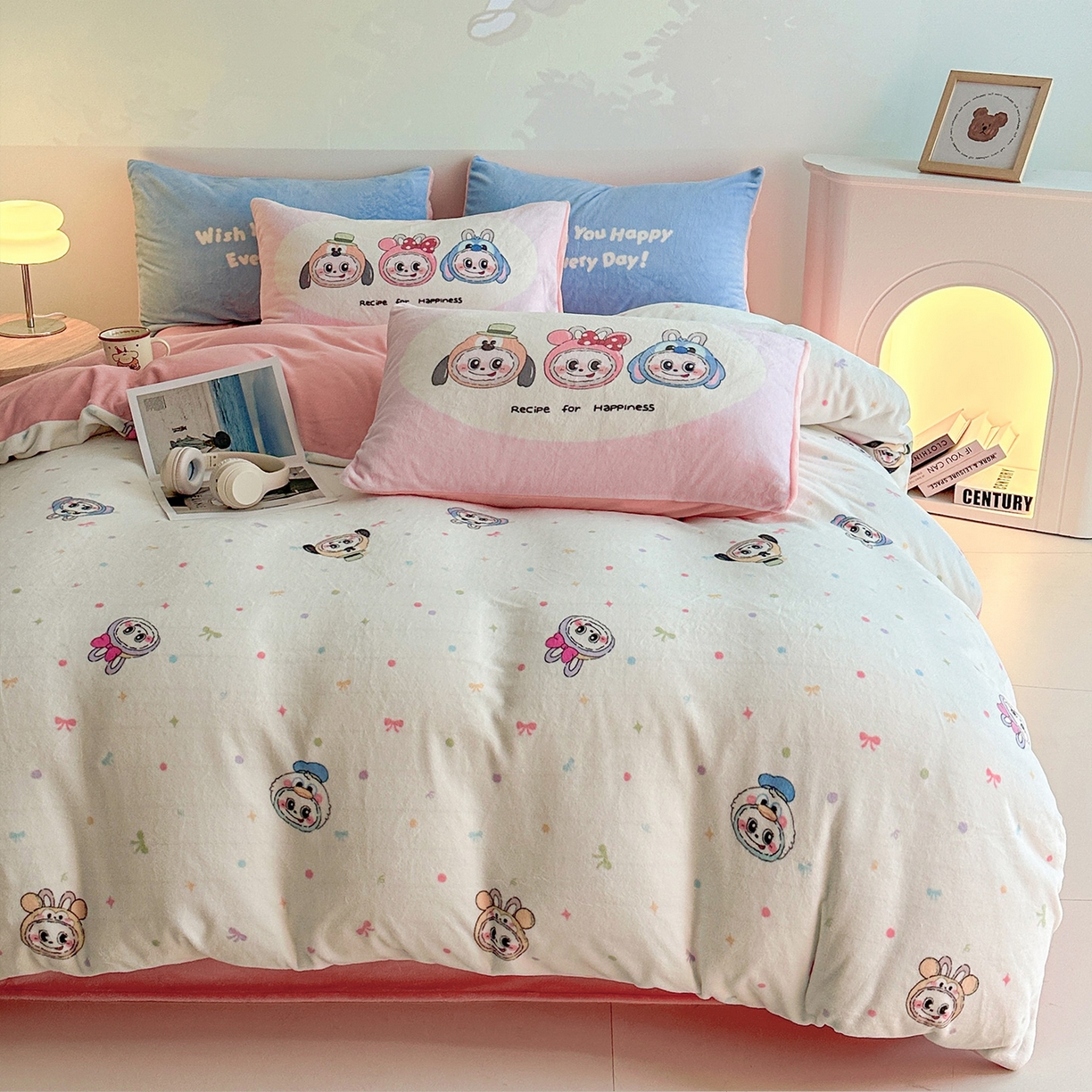 91家纺网 家纺一手货源 找家纺 安哆啦家纺 2025新款A类加厚200克牛奶绒印花卡通四件套 多彩拉布