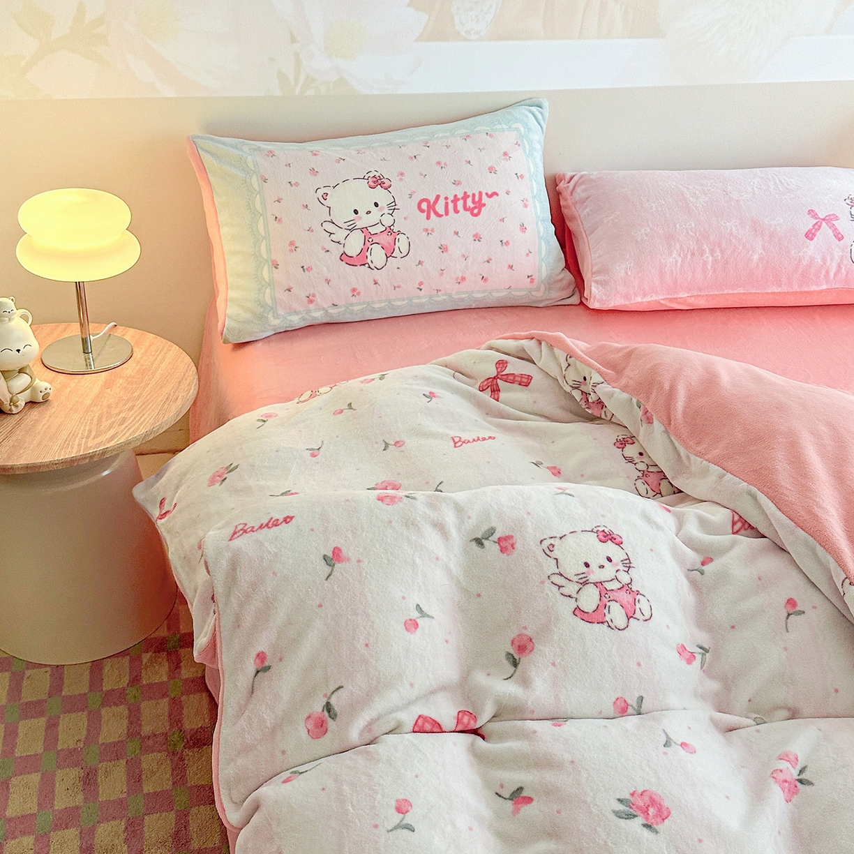 91家纺网 家纺一手货源 找家纺 安哆啦家纺 2025新款A类加厚200克牛奶绒印花卡通四件套 粉色kt