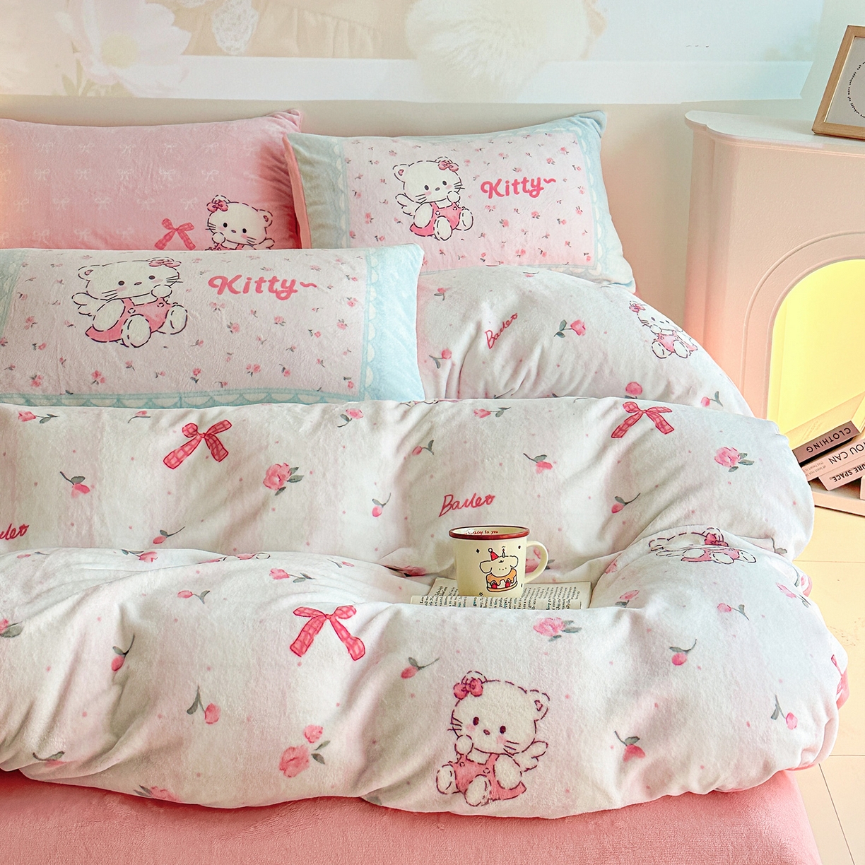 91家纺网 家纺一手货源 找家纺 安哆啦家纺 2025新款A类加厚200克牛奶绒印花卡通四件套 粉色kt