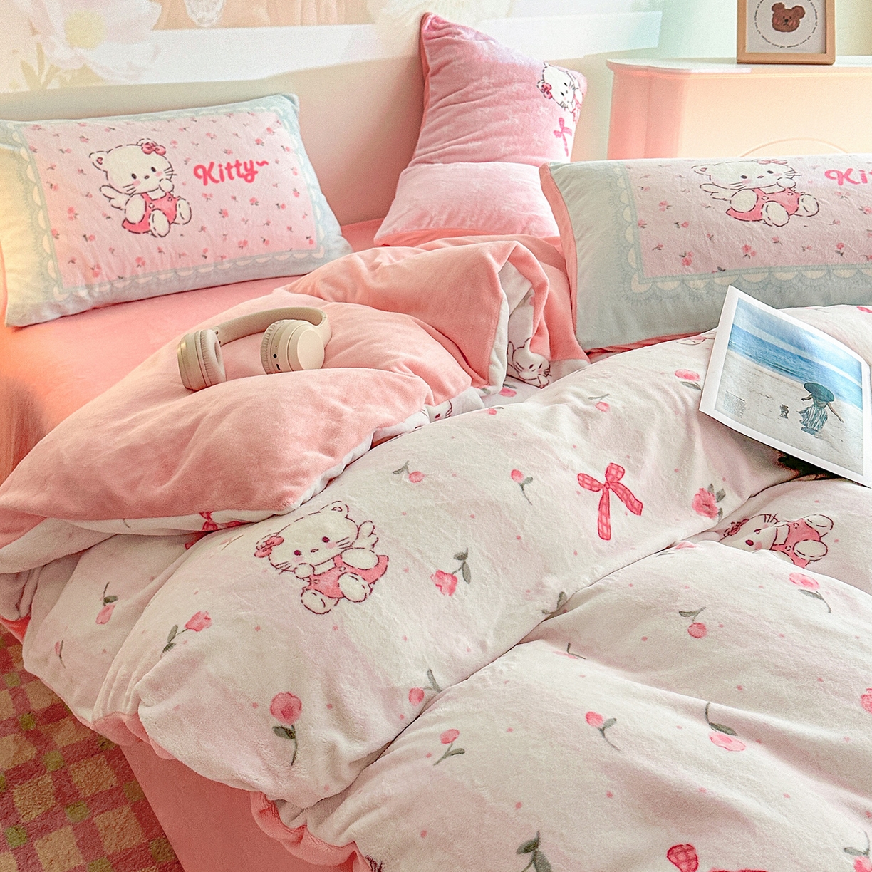 91家纺网 家纺一手货源 找家纺 安哆啦家纺 2025新款A类加厚200克牛奶绒印花卡通四件套 粉色kt