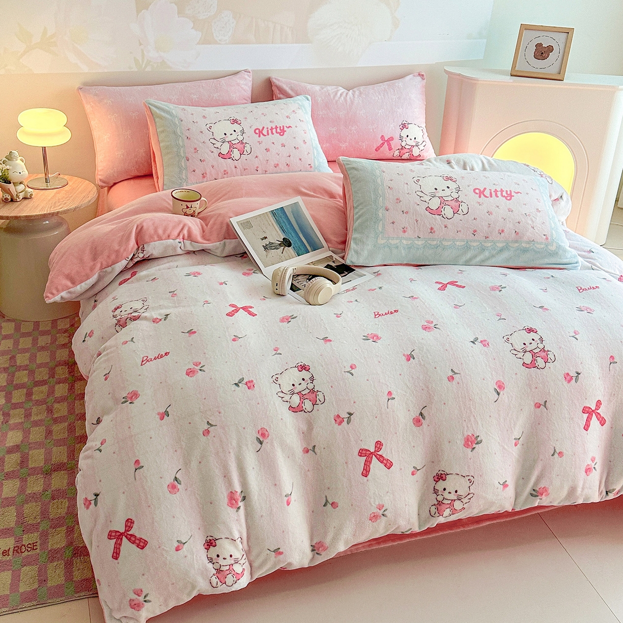 91家纺网 家纺一手货源 找家纺 安哆啦家纺 2025新款A类加厚200克牛奶绒印花卡通四件套 粉色kt