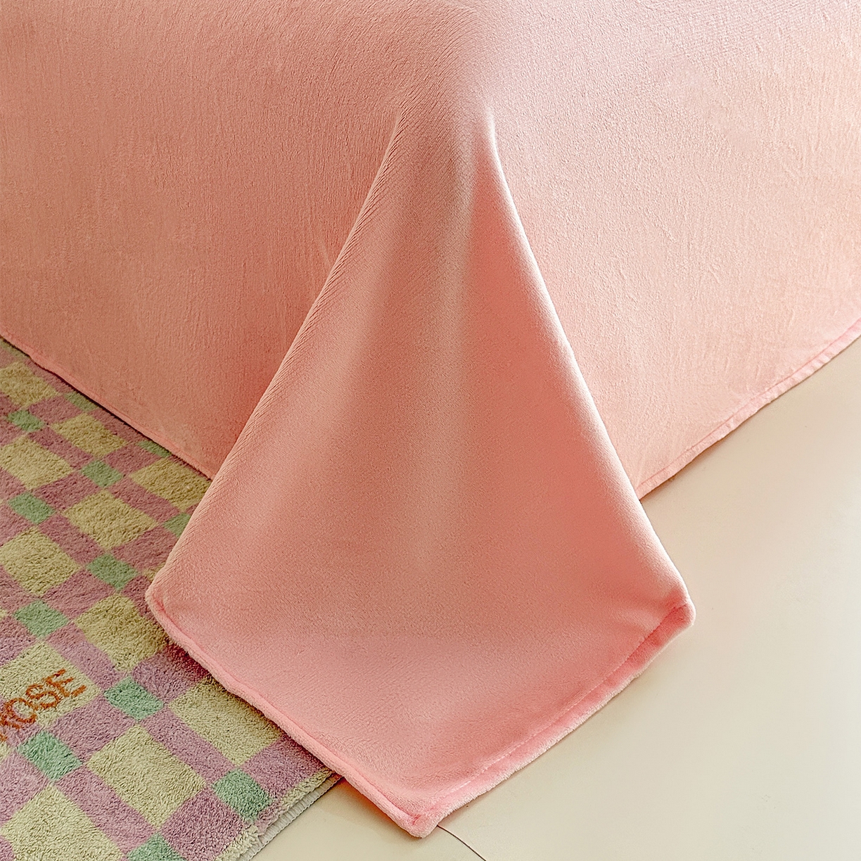 91家纺网 家纺一手货源 找家纺 安哆啦家纺 2025新款A类加厚200克牛奶绒印花卡通四件套 粉色kt