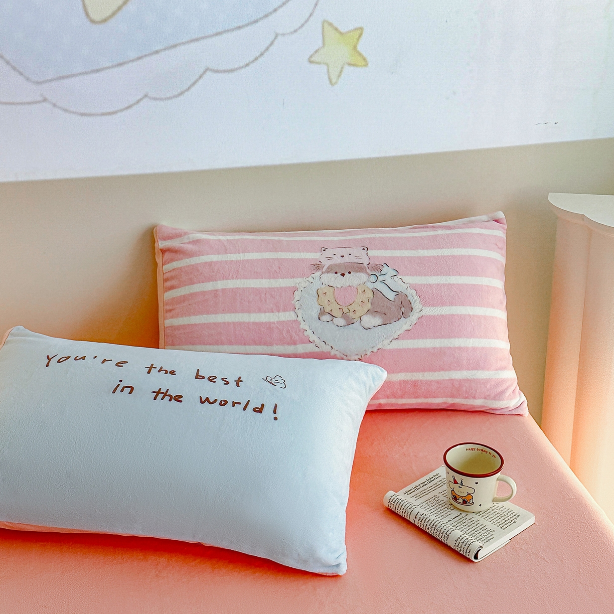 91家纺网 家纺一手货源 找家纺 安哆啦家纺 2025新款A类加厚200克牛奶绒印花卡通四件套 欢乐时光