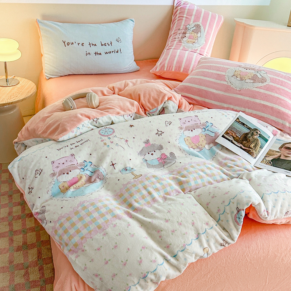 91家纺网 家纺一手货源 找家纺 安哆啦家纺 2025新款A类加厚200克牛奶绒印花卡通四件套 欢乐时光