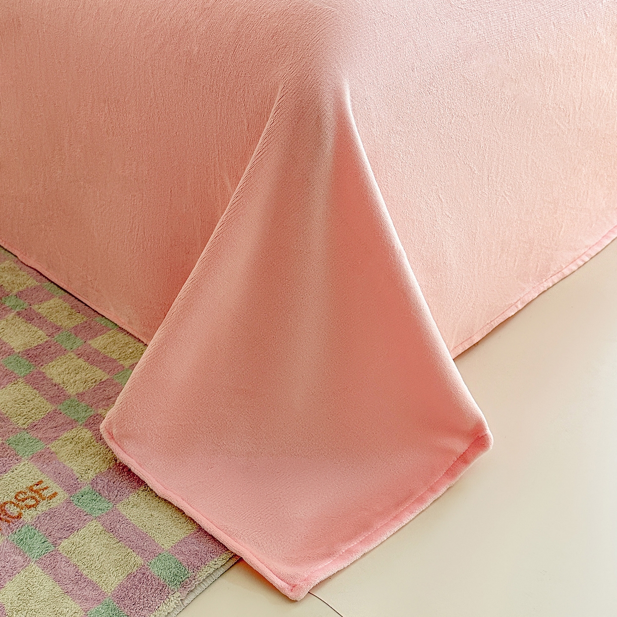 91家纺网 家纺一手货源 找家纺 安哆啦家纺 2025新款A类加厚200克牛奶绒印花卡通四件套 欢乐时光