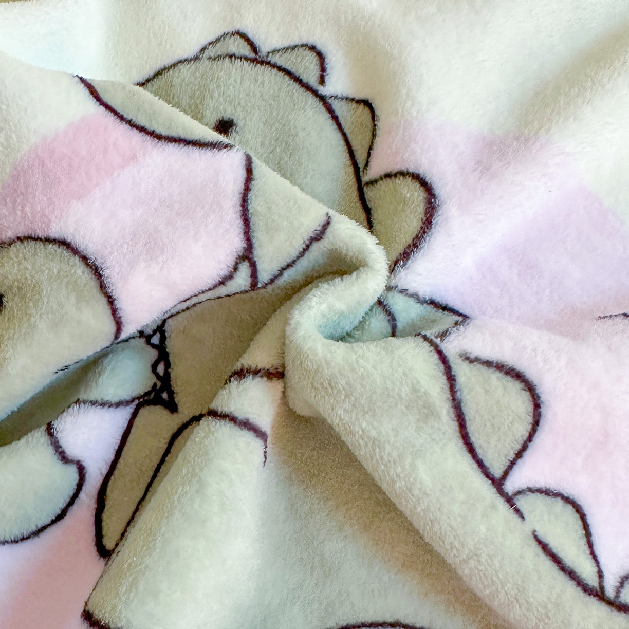 91家纺网 家纺一手货源 找家纺 安哆啦家纺 2025新款A类加厚200克牛奶绒印花卡通四件套 恐龙宝宝-黄