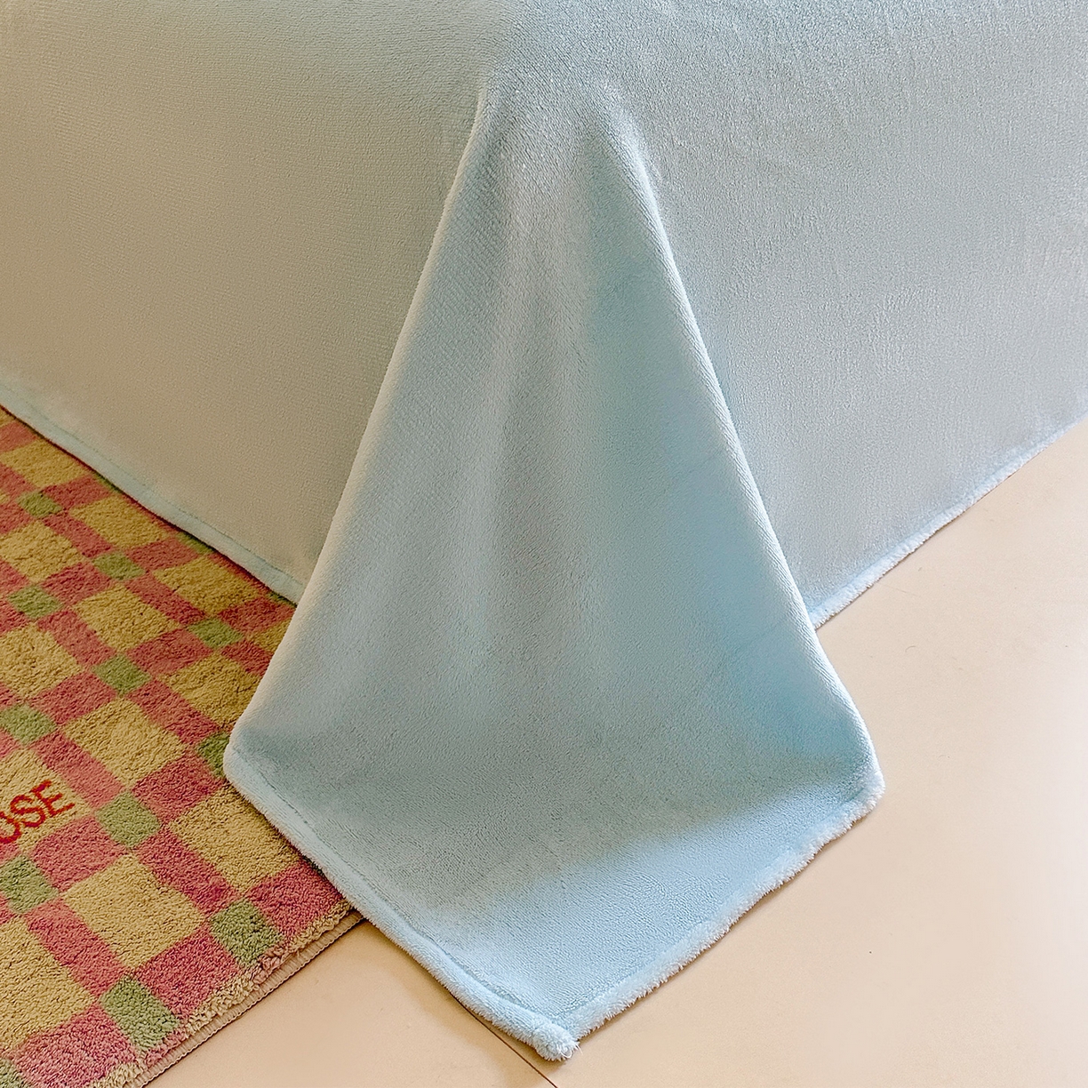 91家纺网 家纺一手货源 找家纺 安哆啦家纺 2025新款A类加厚200克牛奶绒印花卡通四件套 恐龙宝宝-黄