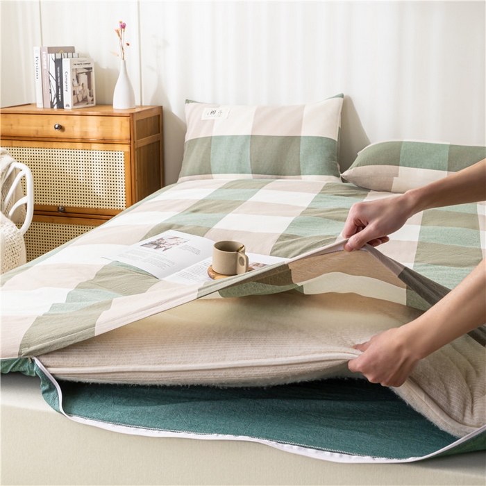 91家纺网 家纺一手货源 找家纺 悠米悠家 2025新款新疆长绒棉可拆洗棉花夹棉床褥垫成人款 极简绿格