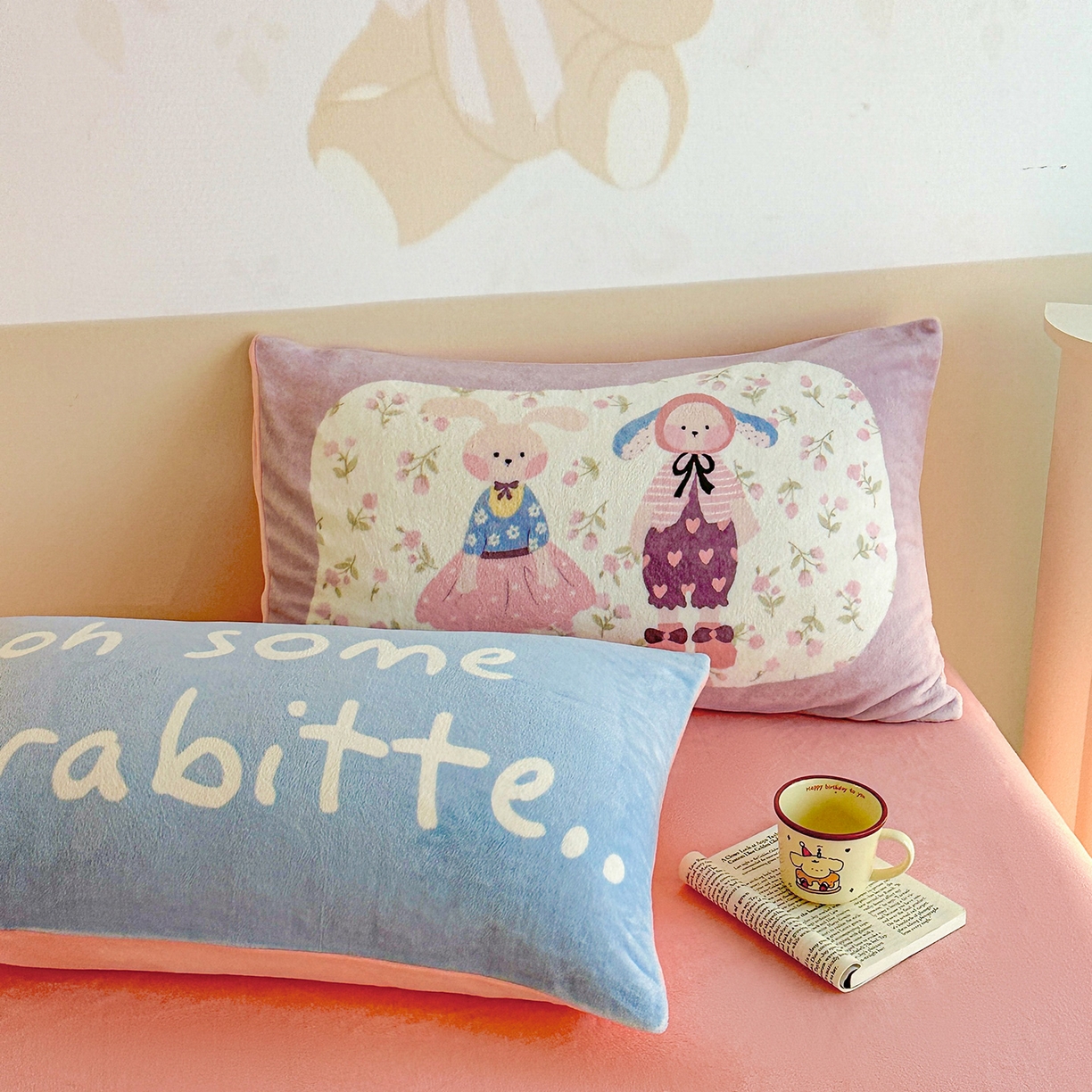 91家纺网 家纺一手货源 找家纺 安哆啦家纺 2025新款A类加厚200克牛奶绒印花卡通四件套 莓莓兔