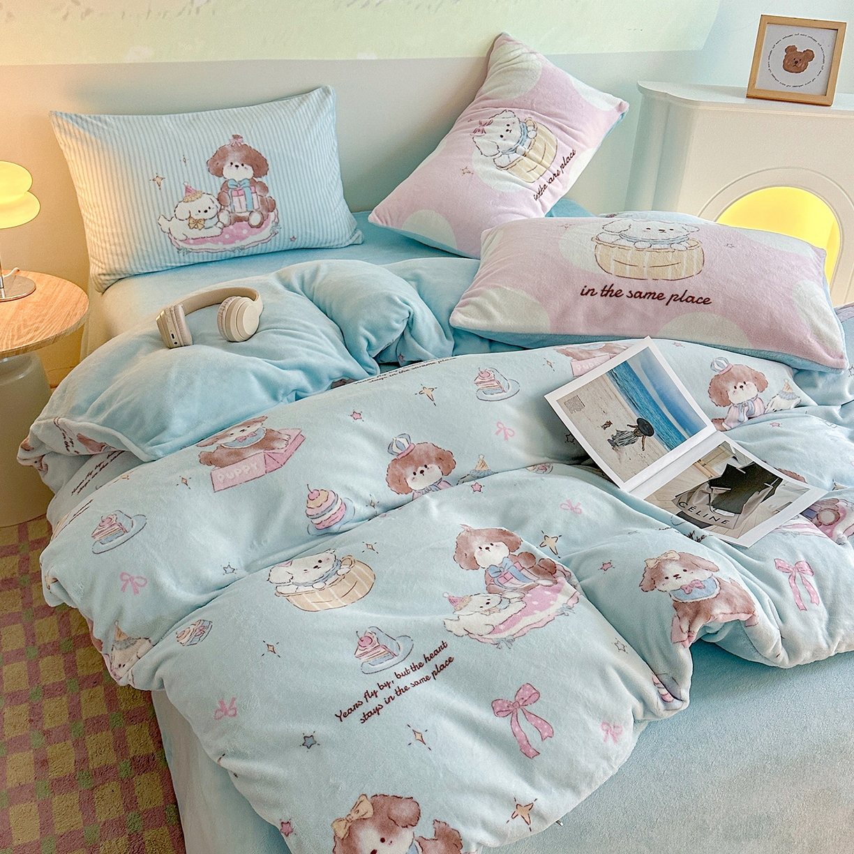 91家纺网 家纺一手货源 找家纺 安哆啦家纺 2025新款A类加厚200克牛奶绒印花卡通四件套 星河狗狗