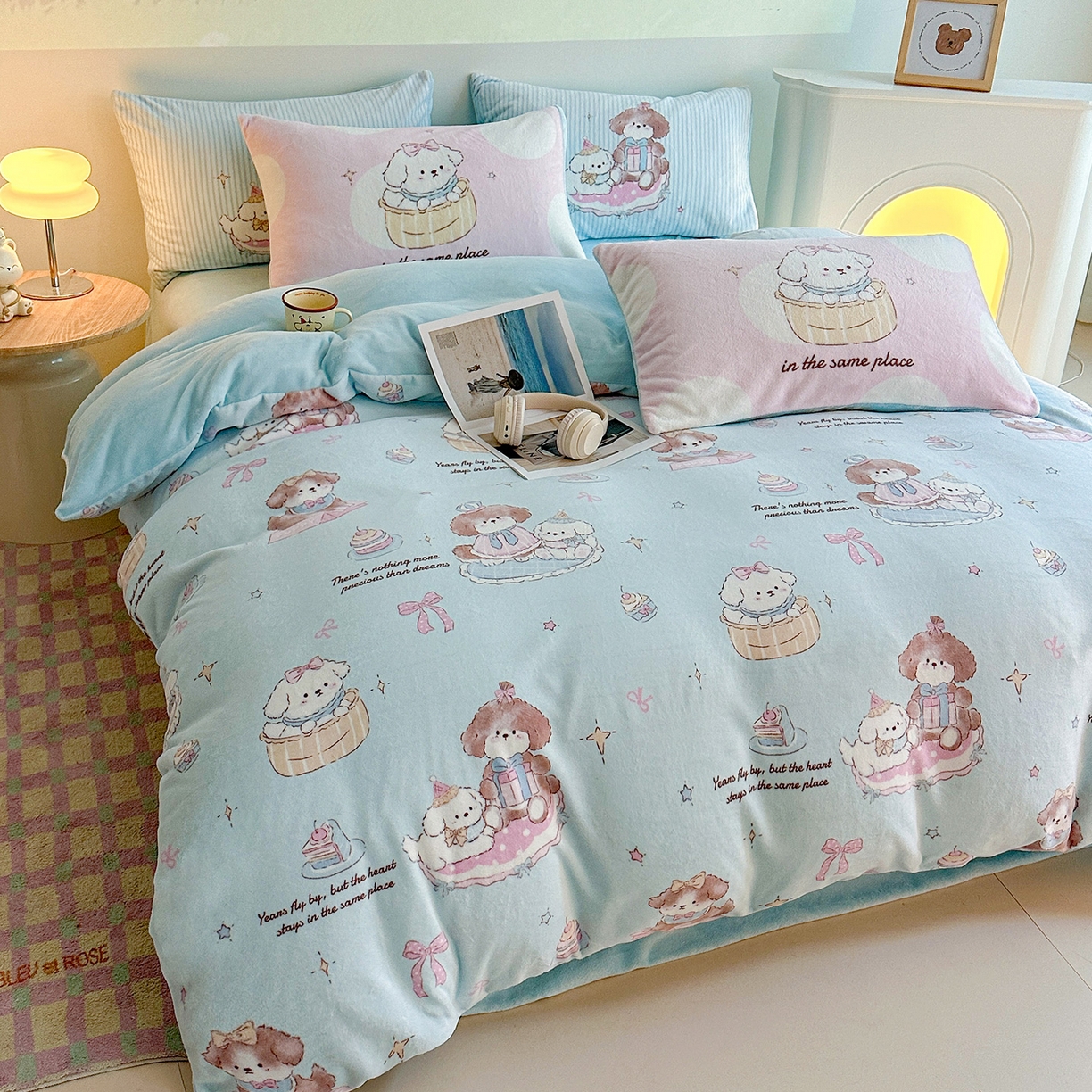 91家纺网 家纺一手货源 找家纺 安哆啦家纺 2025新款A类加厚200克牛奶绒印花卡通四件套 星河狗狗