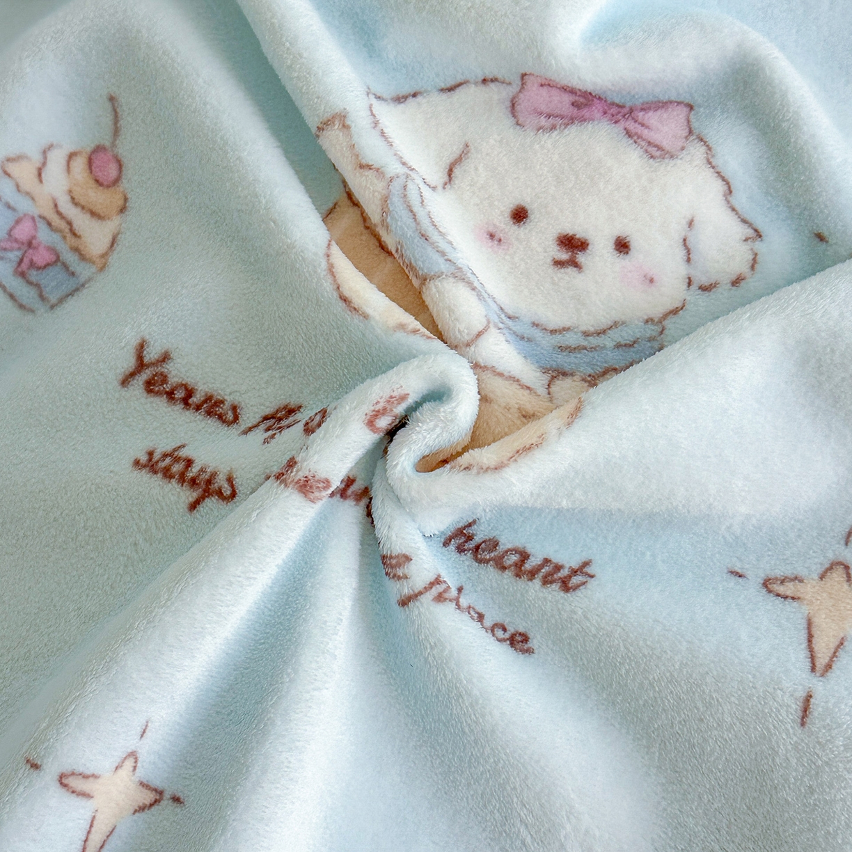 91家纺网 家纺一手货源 找家纺 安哆啦家纺 2025新款A类加厚200克牛奶绒印花卡通四件套 星河狗狗