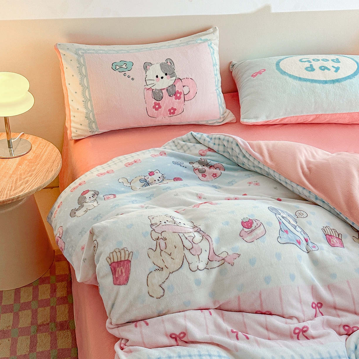 91家纺网 家纺一手货源 找家纺 安哆啦家纺 2025新款A类加厚200克牛奶绒印花卡通四件套 休闲一刻