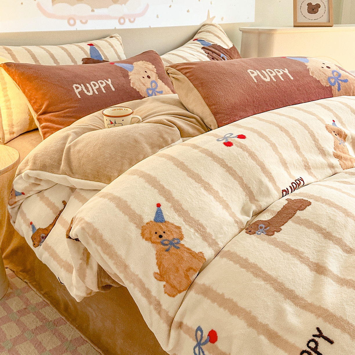 安哆啦家纺 2025新款A类加厚200克牛奶绒印花卡通四件套 洋气嗨狗-黄