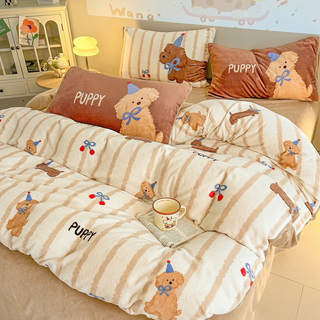 91家纺网 家纺一手货源 找家纺 安哆啦家纺 2025新款A类加厚200克牛奶绒印花卡通四件套 洋气嗨狗-黄