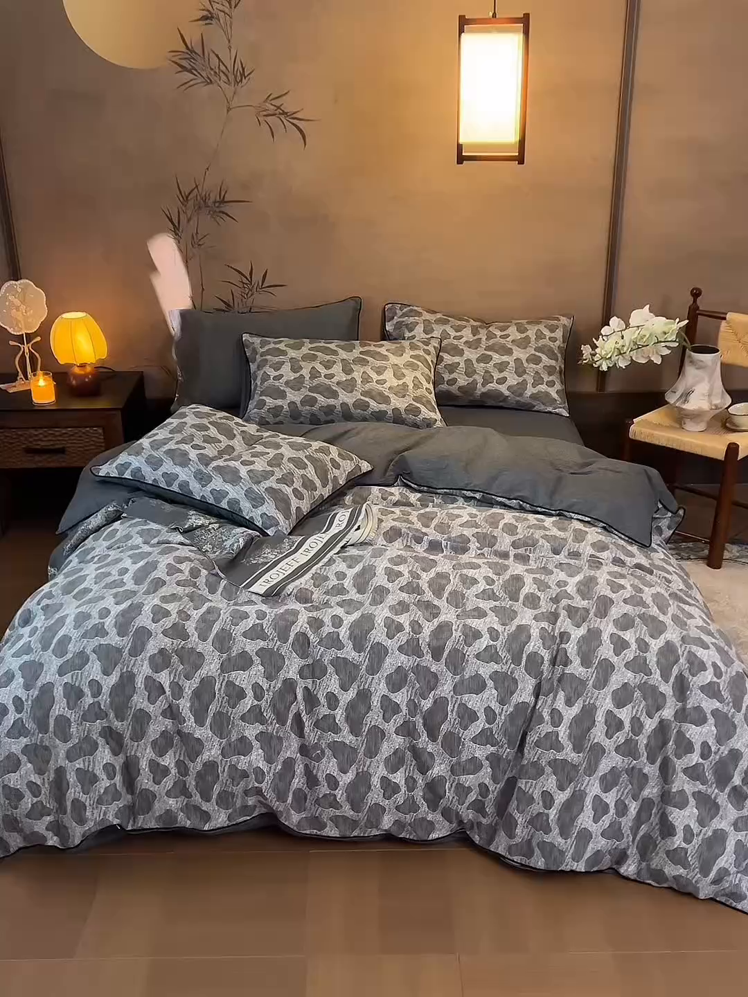 91家纺网 家纺一手货源 找家纺 兰紫橙家纺 2025新款全棉纯棉嵌边色织提花四件套 罗曼人生-咖啡