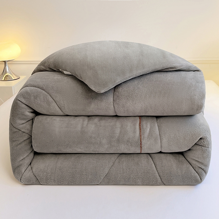 91家纺网 家纺一手货源 找家纺 VIP被业 2025新款高克重加绒加厚牛奶绒冬被拼接设计被子被芯 灰色