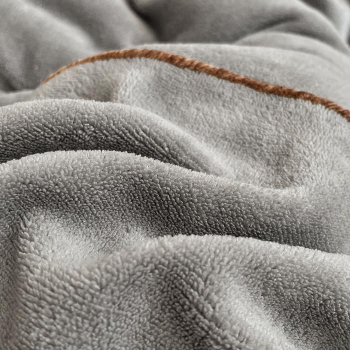 91家纺网 家纺一手货源 找家纺 VIP被业 2025新款高克重加绒加厚牛奶绒冬被拼接设计被子被芯 灰色