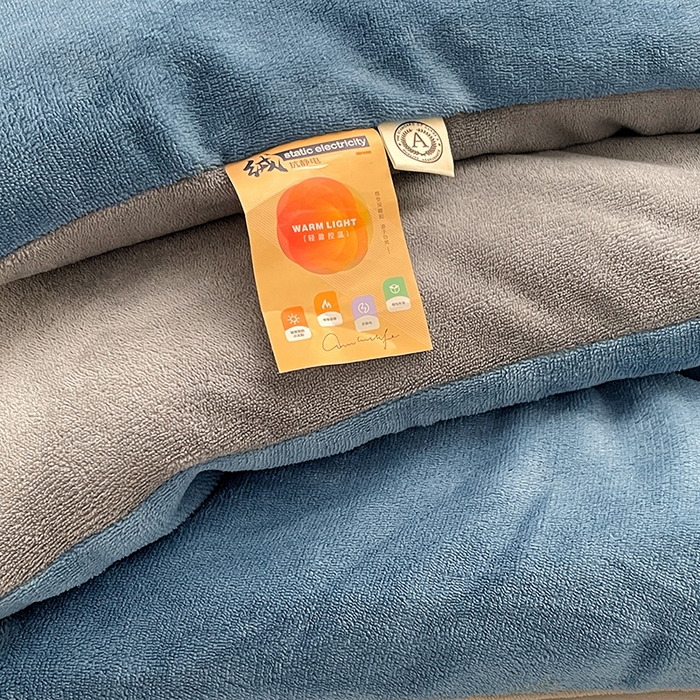 91家纺网 家纺一手货源 找家纺 VIP被业 2025新款高克重加绒加厚牛奶绒冬被拼接设计被子被芯 蓝灰