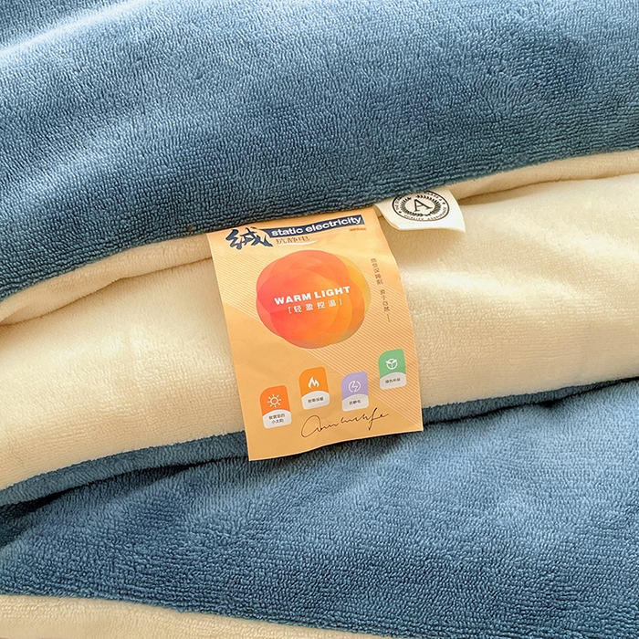 91家纺网 家纺一手货源 找家纺 VIP被业 2025新款高克重加绒加厚牛奶绒冬被拼接设计被子被芯 米蓝